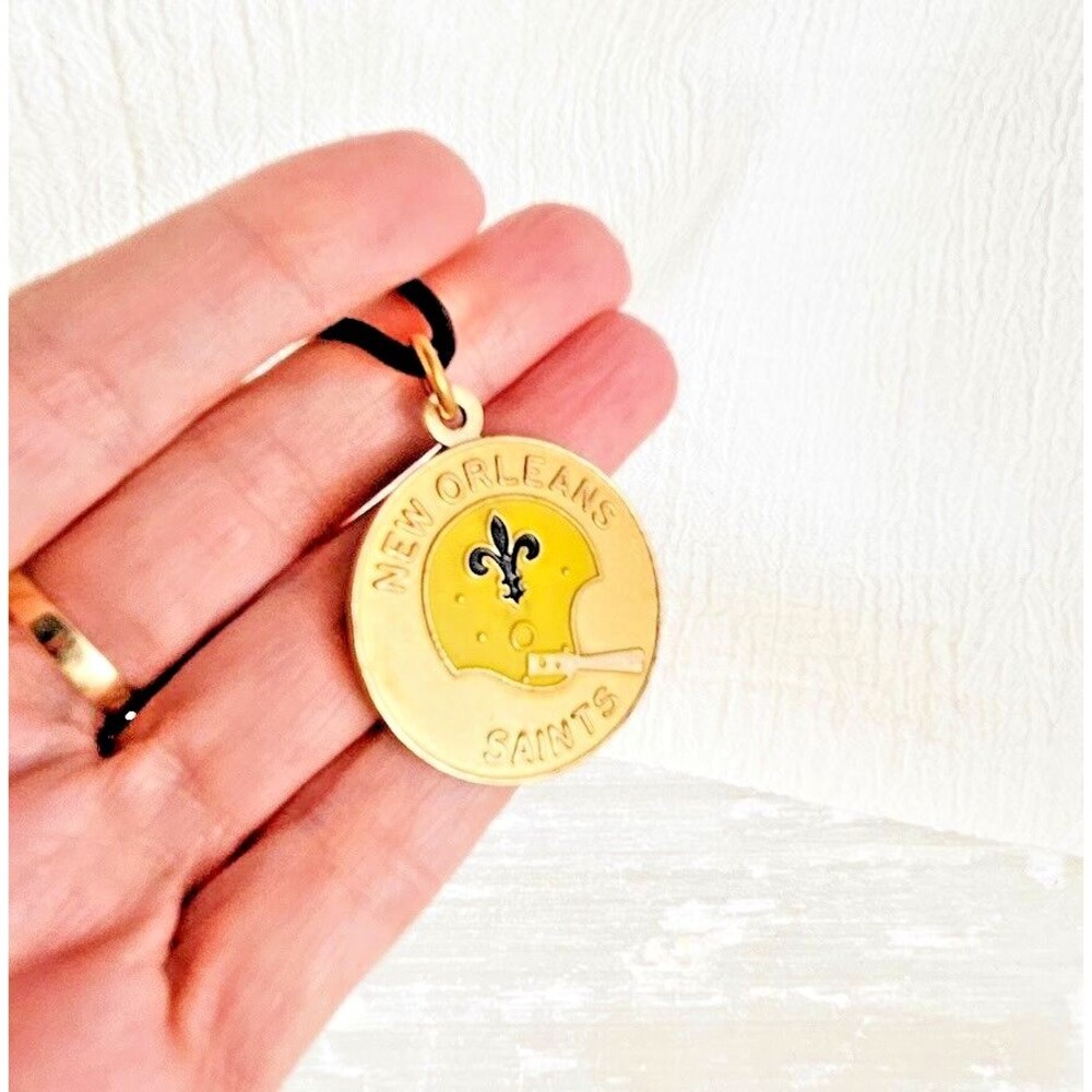 New Orleans Saints NFL Medallion Pendant Gold Tone, Vintage 1967